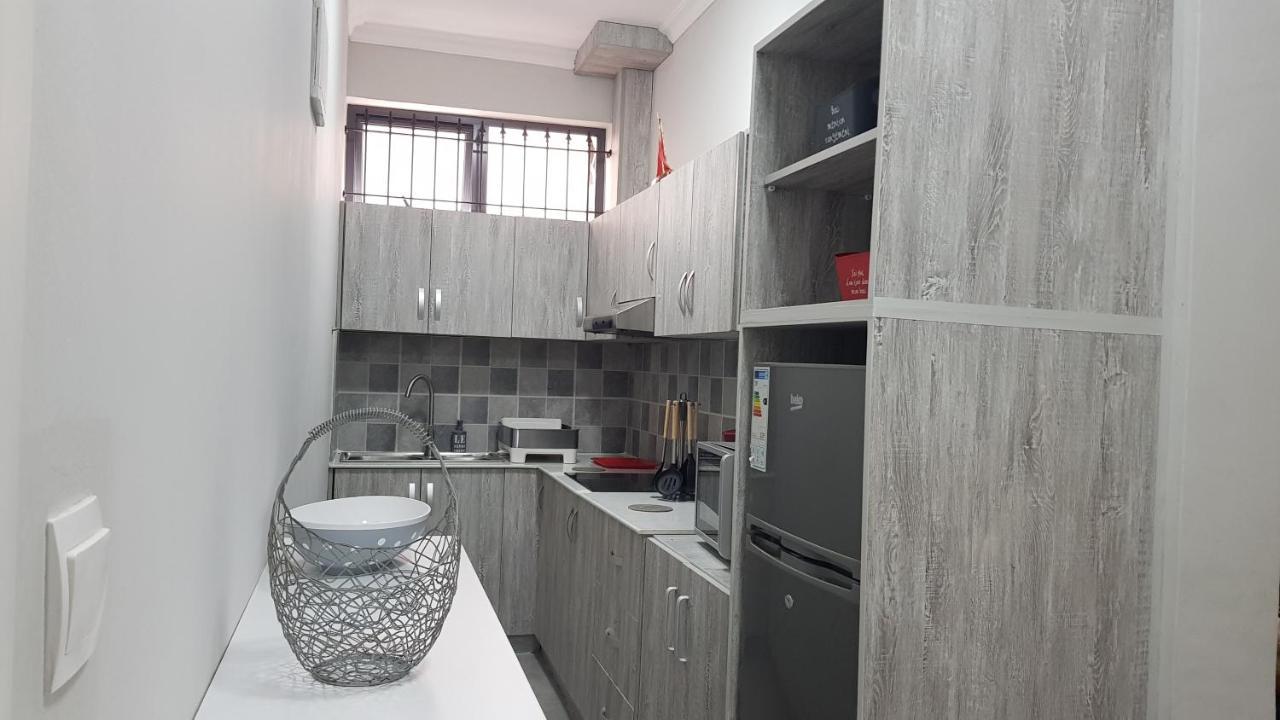 Modern Luxury Studio Fully Equipped Apartment Flic en Flac Exterior photo